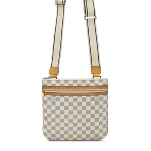 LOUIS VUITTON
DAMIER AZUR POCHETTE BOSPHORE